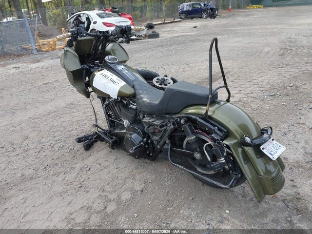 1HD1KVC14JB616028 Harley-Davidson FLHRXS