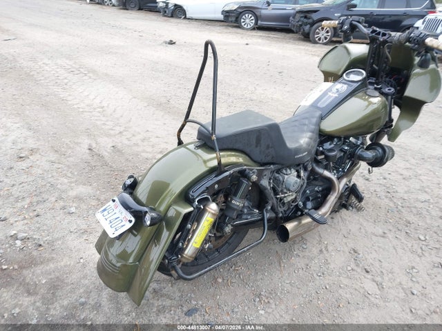1HD1KVC14JB616028 Harley-Davidson FLHRXS