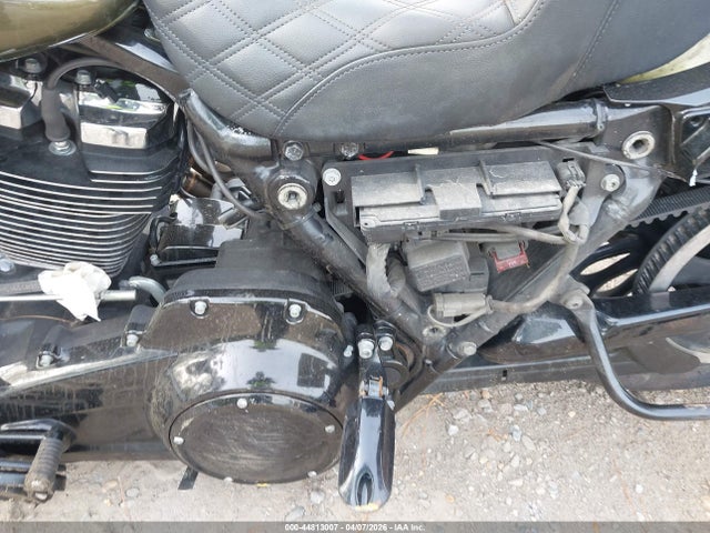 1HD1KVC14JB616028 Harley-Davidson FLHRXS