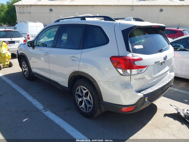 2019 SUBARU FORESTER JF2SKAEC8KH575223 Photo 2