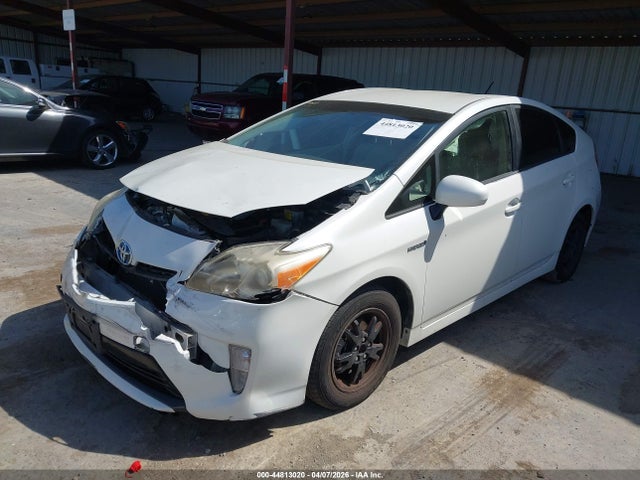 Toyota Prius Four 2014 JTDKN3DU0E1801666 Image 2