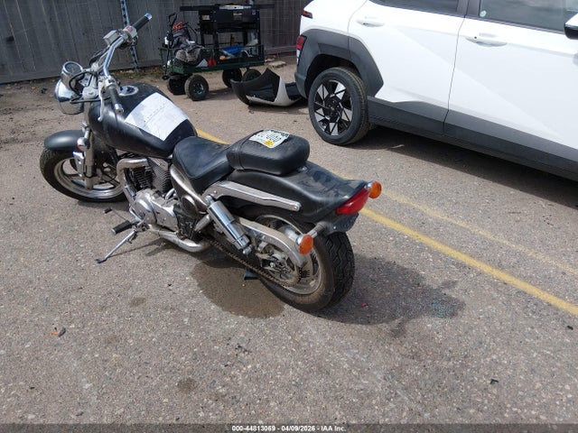 44813069 :رقم المزاد ، JS1VS53A7W2101772 vin ، 1998 Suzuki Vz800 مزاد بيع