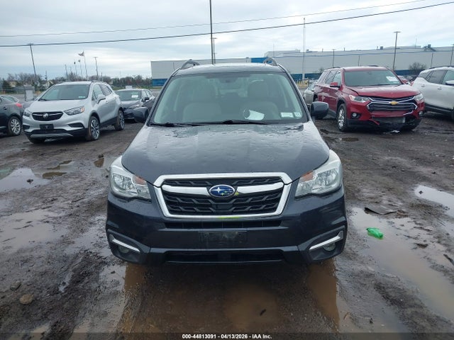 44813091 :رقم المزاد ، JF2SJAGC2JH511807 vin ، 2018 Subaru Forester 2.5i Premium مزاد بيع