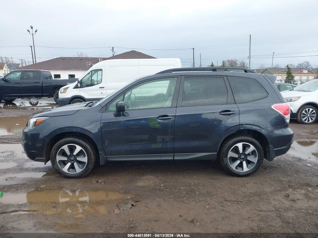 44813091 :رقم المزاد ، JF2SJAGC2JH511807 vin ، 2018 Subaru Forester 2.5i Premium مزاد بيع