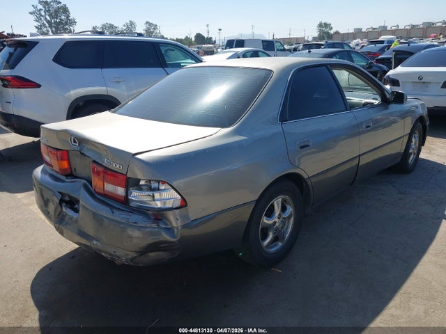 44813130 :رقم المزاد ، JT8BF28G2X5065190 vin ، 1999 Lexus Es 300 مزاد بيع