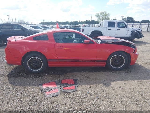 44813170 :رقم المزاد ، 1ZVBP8AM0D5215596 vin ، 2013 Ford Mustang V6 Premium مزاد بيع