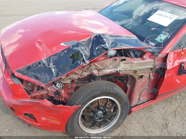 44813170 :رقم المزاد ، 1ZVBP8AM0D5215596 vin ، 2013 Ford Mustang V6 Premium مزاد بيع