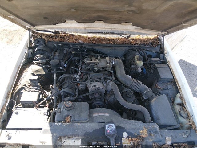 44813207 :رقم المزاد ، 2MEFM75W3YX646181 vin ، 2000 Mercury Grand Marquis Ls مزاد بيع