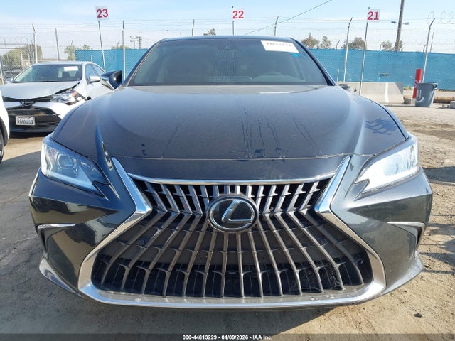44813229 :رقم المزاد ، 58ADA1C1XPU033930 vin ، 2023 Lexus Es 300h مزاد بيع