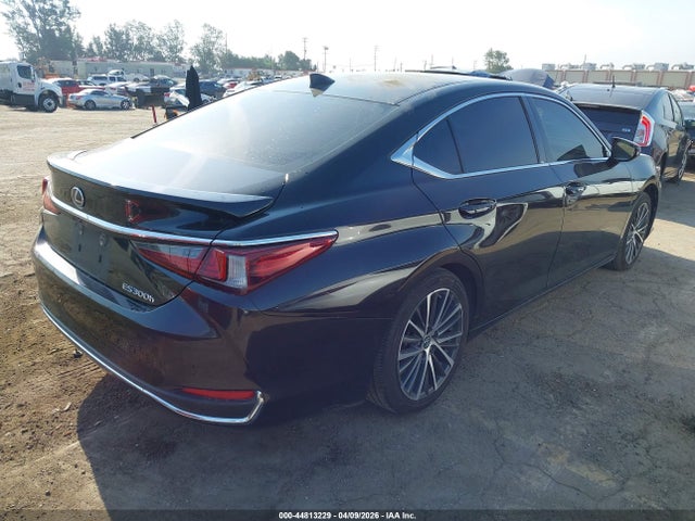 44813229 :رقم المزاد ، 58ADA1C1XPU033930 vin ، 2023 Lexus Es 300h مزاد بيع