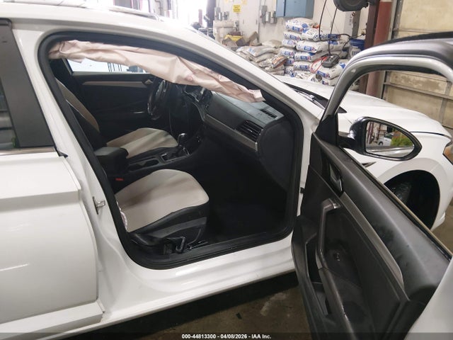 3VWC57BU3KM238381 Volkswagen Jetta 1.4t R-line/1.4t S/1.4t Se