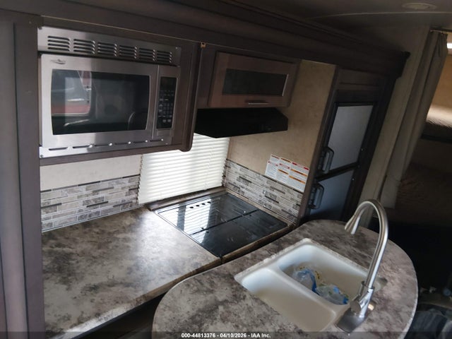 44813376 :رقم المزاد ، 4X4TSVB23G2474357 vin ، 2016 Surveyor By Forest R 247bhds مزاد بيع