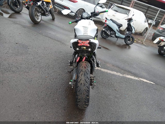 JKAEREG16HDA01887 Kawasaki Er650 G