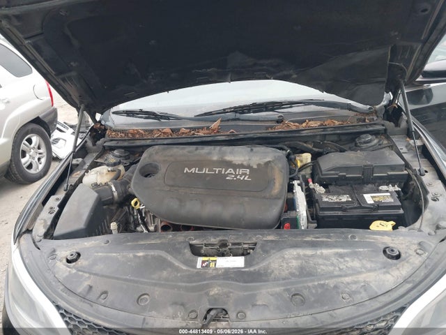 44813409 :رقم المزاد ، 1C3CCCAB6FN600236 vin ، 2015 Chrysler 200 Limited مزاد بيع