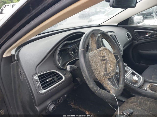44813409 :رقم المزاد ، 1C3CCCAB6FN600236 vin ، 2015 Chrysler 200 Limited مزاد بيع