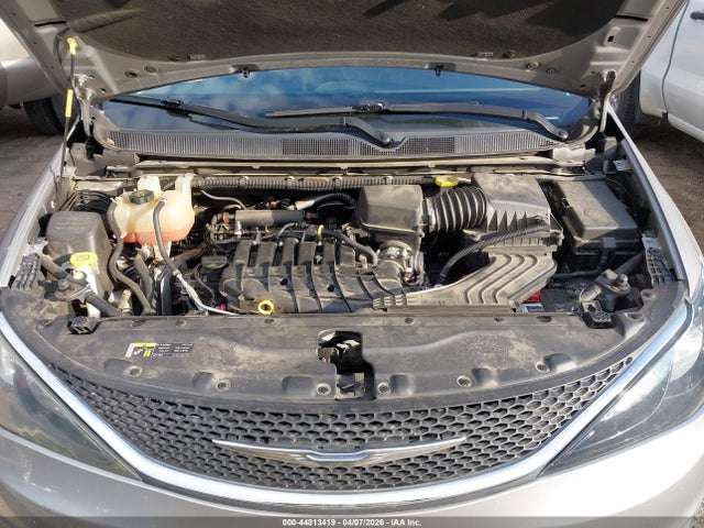 Продажа на аукционе авто 2017 Chrysler Pacifica Lx, vin: 2C4RC1CG9HR597986, номер лота: 44813419