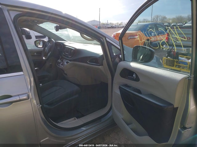 Продажа на аукционе авто 2017 Chrysler Pacifica Lx, vin: 2C4RC1CG9HR597986, номер лота: 44813419