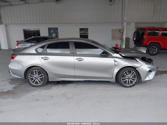2022 Kia Forte Gt-line მანქანა იყიდება აუქციონზე, vin: 3KPF54AD7NE456001, აუქციონის ნომერი: 44813435