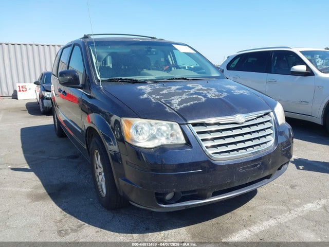 2010 CHRYSLER TOWN & COUNTRY 2A4RR5D16AR152105