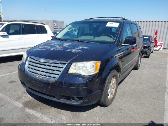 2010 CHRYSLER TOWN & COUNTRY 2A4RR5D16AR152105 Photo 1