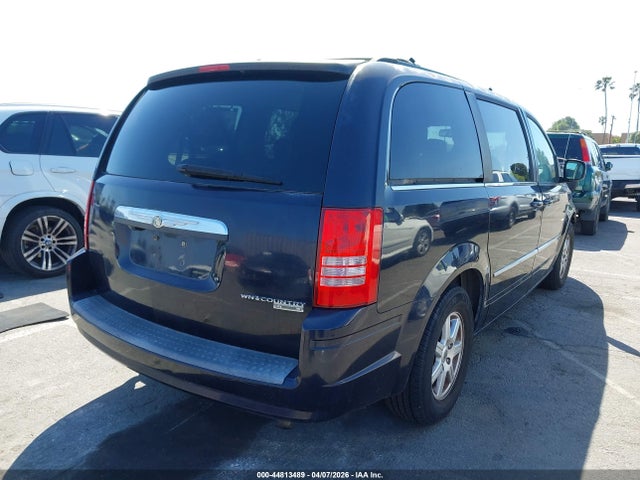 2010 CHRYSLER TOWN & COUNTRY 2A4RR5D16AR152105 Photo 3