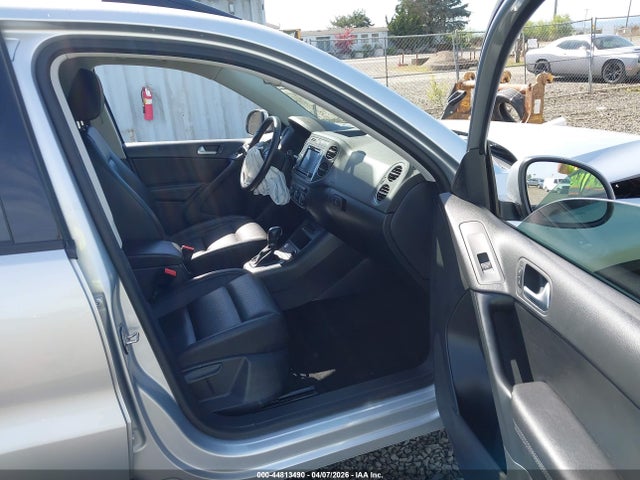 WVGBV7AX0HK027063 Volkswagen Tiguan 2.0t/2.0t S