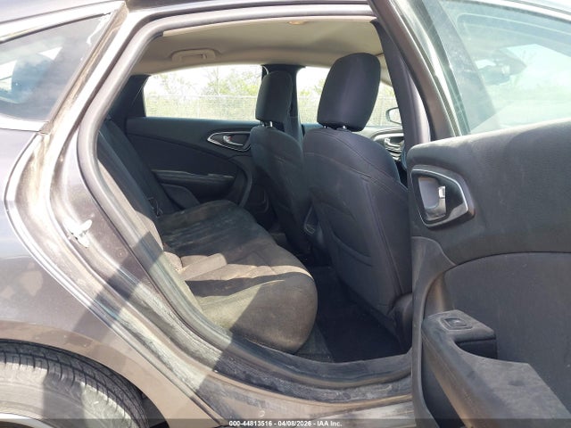 44813516 :رقم المزاد ، 1C3CCCAB4GN106992 vin ، 2016 Chrysler 200 Limited مزاد بيع