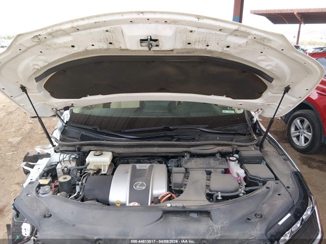 44813517 :رقم المزاد ، JTJJGKFA2N2024031 vin ، 2022 Lexus Rx 450hl Luxury مزاد بيع