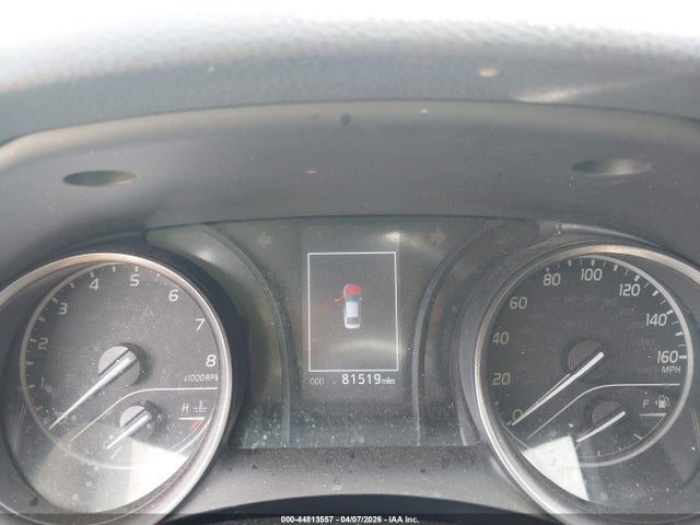44813557 :رقم المزاد ، 4T1G11AK1NU010145 vin ، 2022 Toyota Camry Se مزاد بيع
