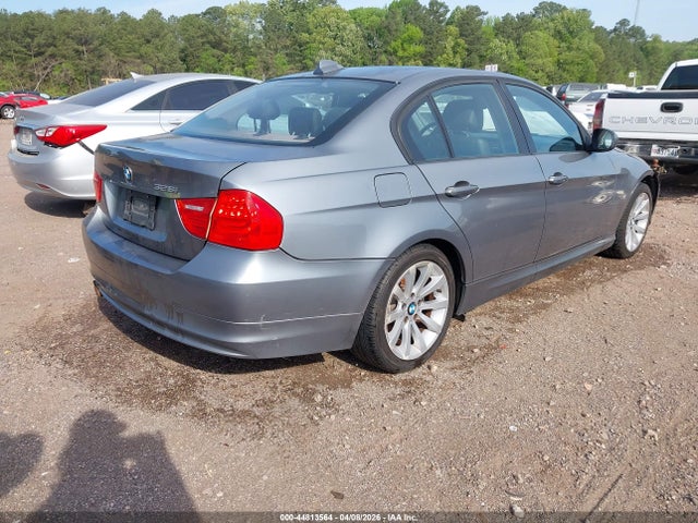 2011 BMW 328I WBAPH7G5XBNM59699 Photo 3