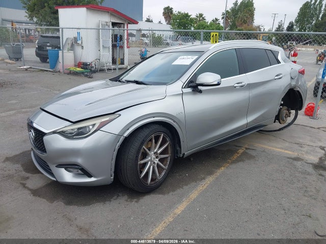 SJKCH5CP1HA027724 Infiniti Qx30 Premium