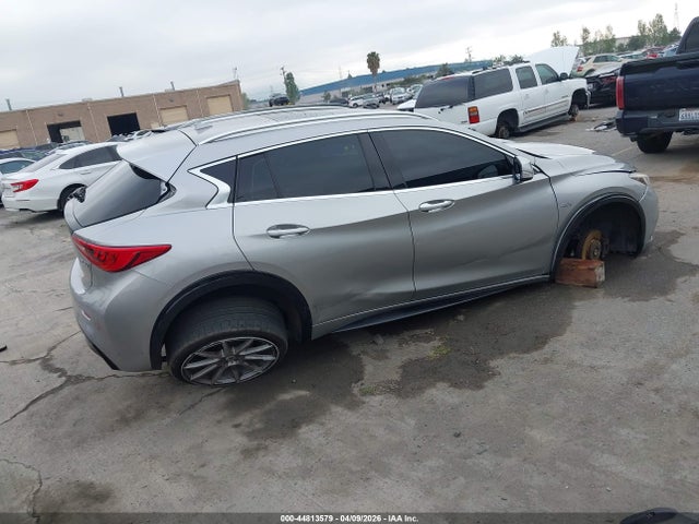 SJKCH5CP1HA027724 Infiniti Qx30 Premium
