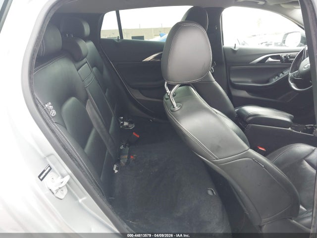 SJKCH5CP1HA027724 Infiniti Qx30 Premium