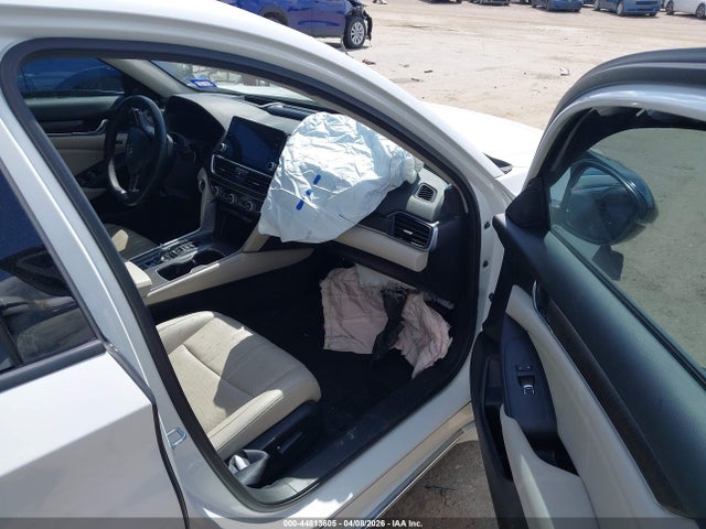 44813605 :رقم المزاد ، 1HGCV2F92NA014288 vin ، 2022 Honda Accord Touring مزاد بيع