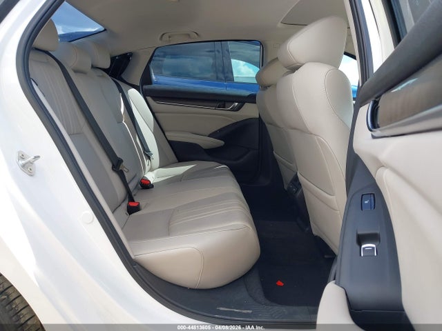 44813605 :رقم المزاد ، 1HGCV2F92NA014288 vin ، 2022 Honda Accord Touring مزاد بيع
