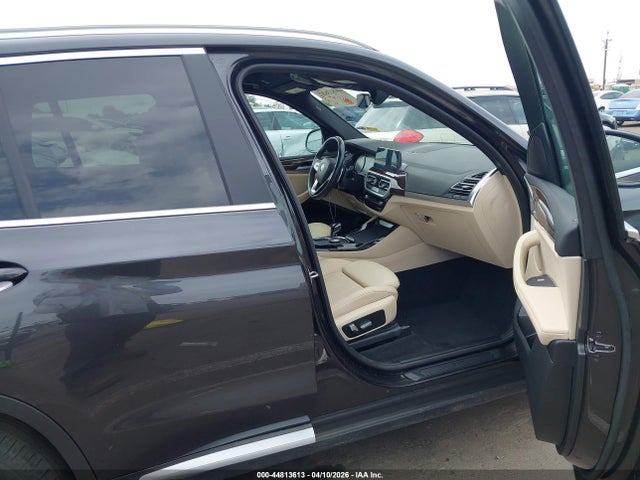 44813613 :رقم المزاد ، 5UX43DP01N9M25850 vin ، 2022 Bmw X3 Sdrive30i مزاد بيع