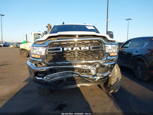 3C6UR5HL8RG370745 RAM 2500 Tradesman 4x4 8&#039; Box