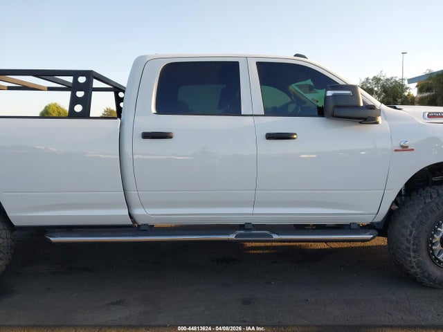 3C6UR5HL8RG370745 RAM 2500 Tradesman 4x4 8&#039; Box