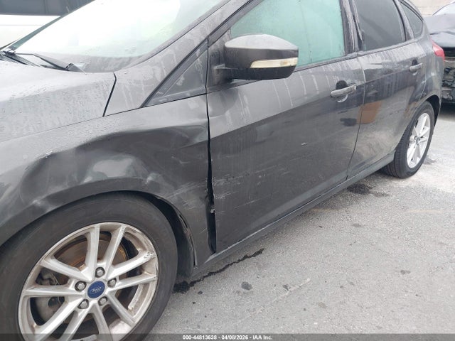 Ford FOCUS SE 2016 1FADP3K26GL320063 Image 6