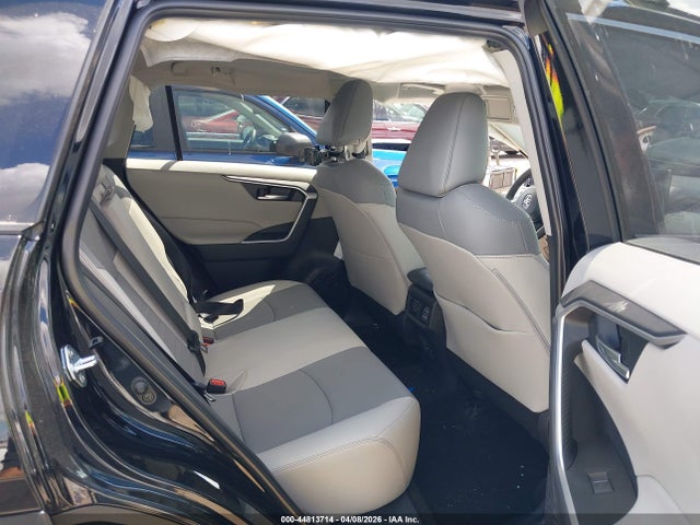 44813714 :رقم المزاد ، 2T3C1RFV2SC360615 vin ، 2025 Toyota Rav4 Xle Premium مزاد بيع
