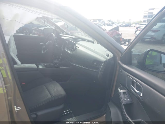 44813760 :رقم المزاد ، 5N1BT3BA4SC674463 vin ، 2025 Nissan Rogue Sv Fwd مزاد بيع