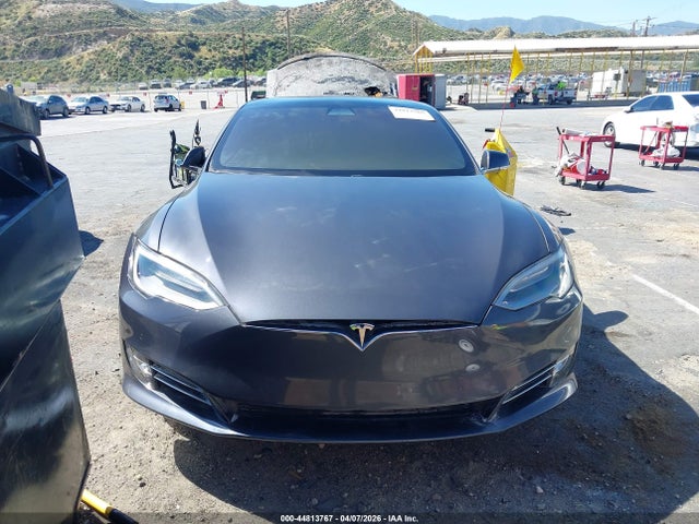 2018 Tesla Model S მანქანა იყიდება აუქციონზე, vin: 5YJSA1E2XJF276047, აუქციონის ნომერი: 44813767