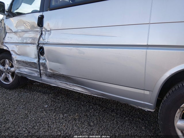 44813775 :رقم المزاد ، WV2NB47032H022951 vin ، 2002 Volkswagen Eurovan Mv مزاد بيع