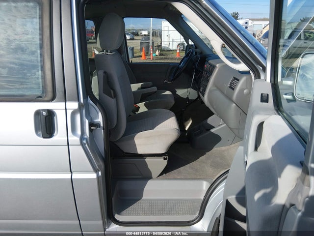44813775 :رقم المزاد ، WV2NB47032H022951 vin ، 2002 Volkswagen Eurovan Mv مزاد بيع