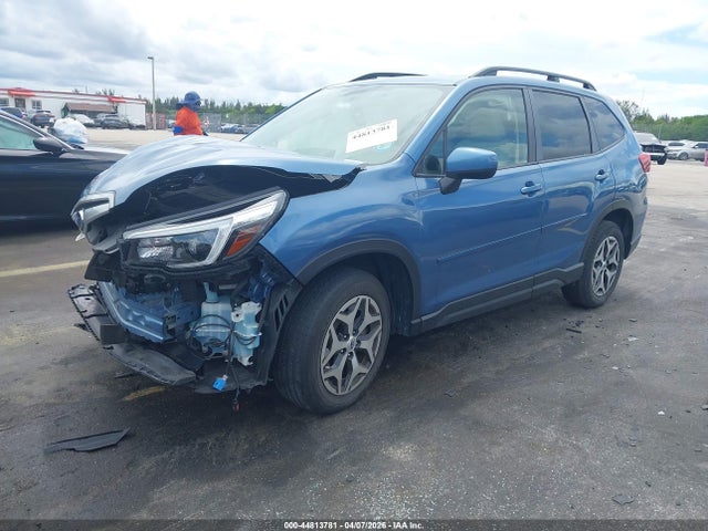 44813781 :رقم المزاد ، JF2SKAFC5MH458443 vin ، 2021 Subaru Forester Premium مزاد بيع