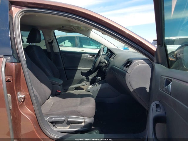 44813786 :رقم المزاد ، 3VW267AJ8GM415790 vin ، 2016 Volkswagen Jetta 1.4t S مزاد بيع