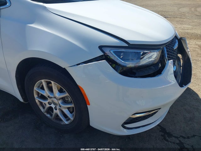 2022 Chrysler Pacifica Touring L მანქანა იყიდება აუქციონზე, vin: 2C4RC1BG1NR132485, აუქციონის ნომერი: 44813787