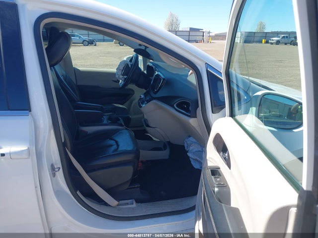 2022 Chrysler Pacifica Touring L მანქანა იყიდება აუქციონზე, vin: 2C4RC1BG1NR132485, აუქციონის ნომერი: 44813787