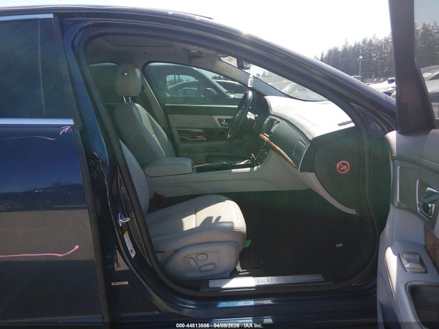 44813806 :رقم المزاد ، SAJWA0GB5ALR61659 vin ، 2010 Jaguar Xf Premium مزاد بيع