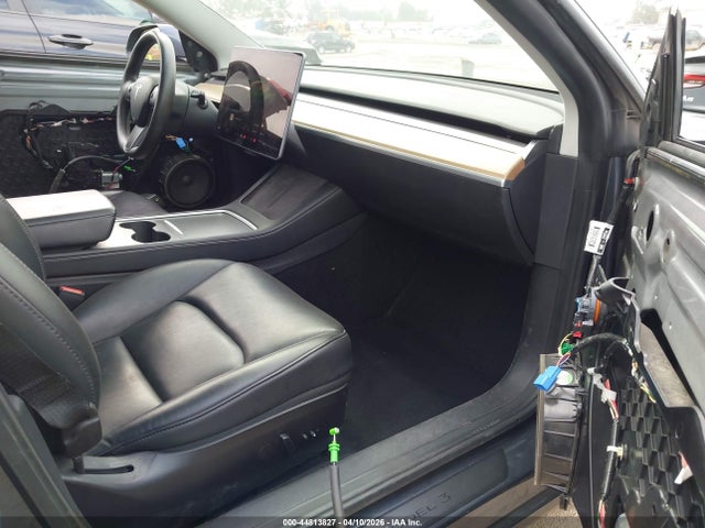 2022 Tesla Model 3 Long Range Dual Motor All-wheel Drive მანქანა იყიდება აუქციონზე, vin: 5YJ3E1EB1NF331936, აუქციონის ნომერი: 44813827